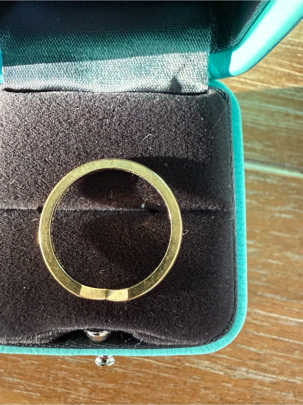 Tiffany V band (2 available)
